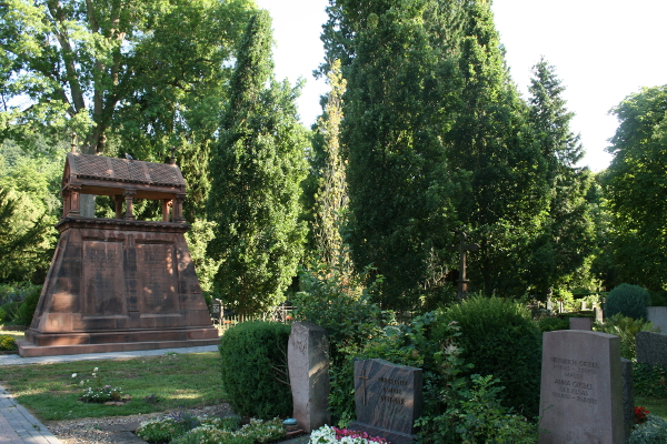 Hauptfriedhof 002.JPG