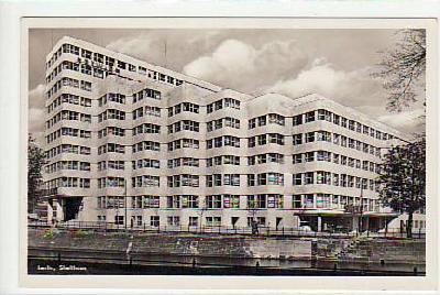 Berlin Tiergarten Shellhaus 1954