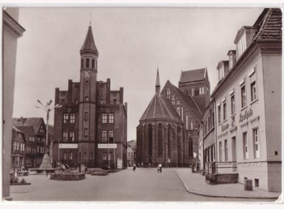 Perleberg Markt und Rathaus