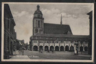 Dessau Marienkirche mit Buden 1931