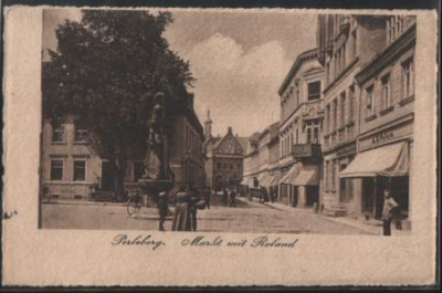 Perleberg Markt mit Roland